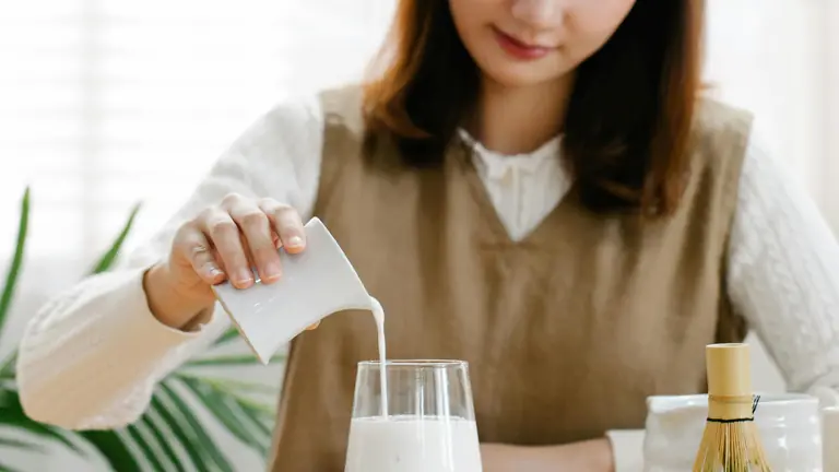 Organic Calcium Supplements: What to Look For, Best Forms, and When Food May Not Be Enough