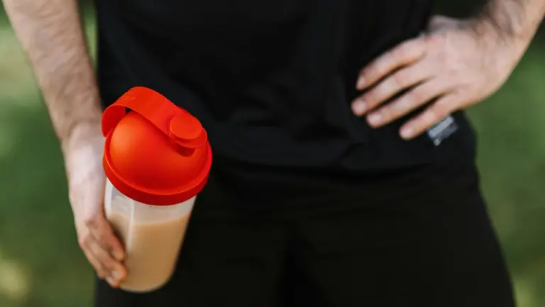 Grass-Fed Whey Protein: Benefits, Forms, and What to Look For Before You Buy