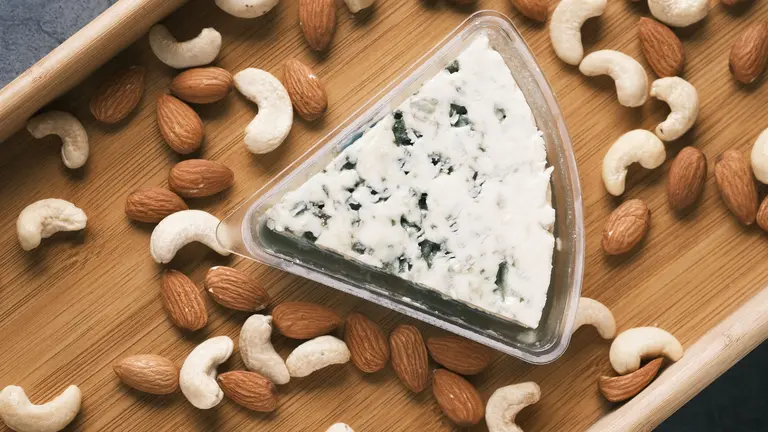 High-Protein, Low-Sugar Snacks: What to Eat and How to Choose