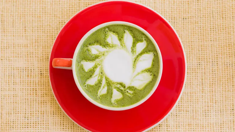 Matcha vs. Green Tea: Benefits, Caffeine, and How to Choose