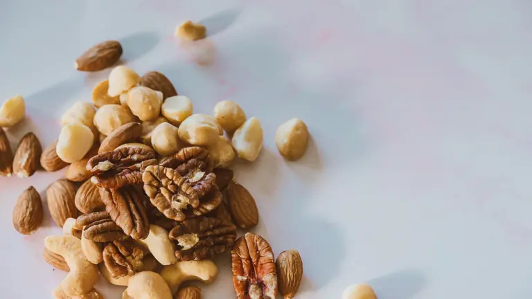 Keto Snacks: What to Buy and How to Read Net Carbs