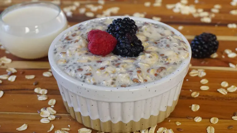 Overnight Oats: Base Recipe, Best Ratio, Protein Add-Ins, and Storage