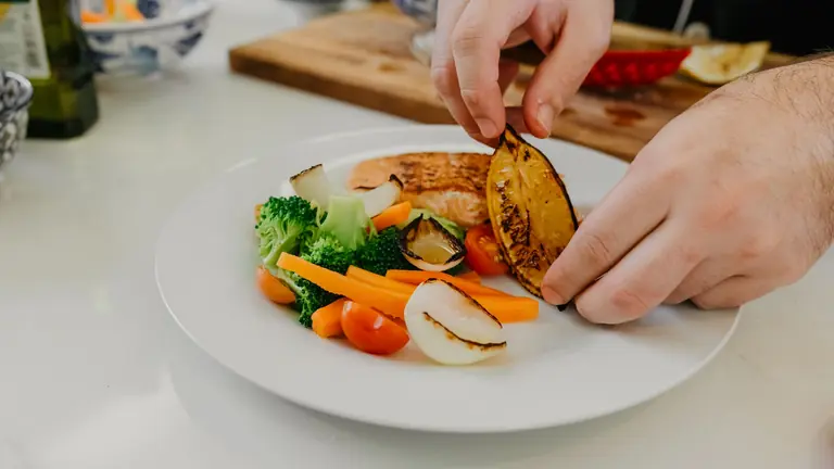 What to Eat on GLP-1 Medications: Protein, Fiber, and Managing Side Effects